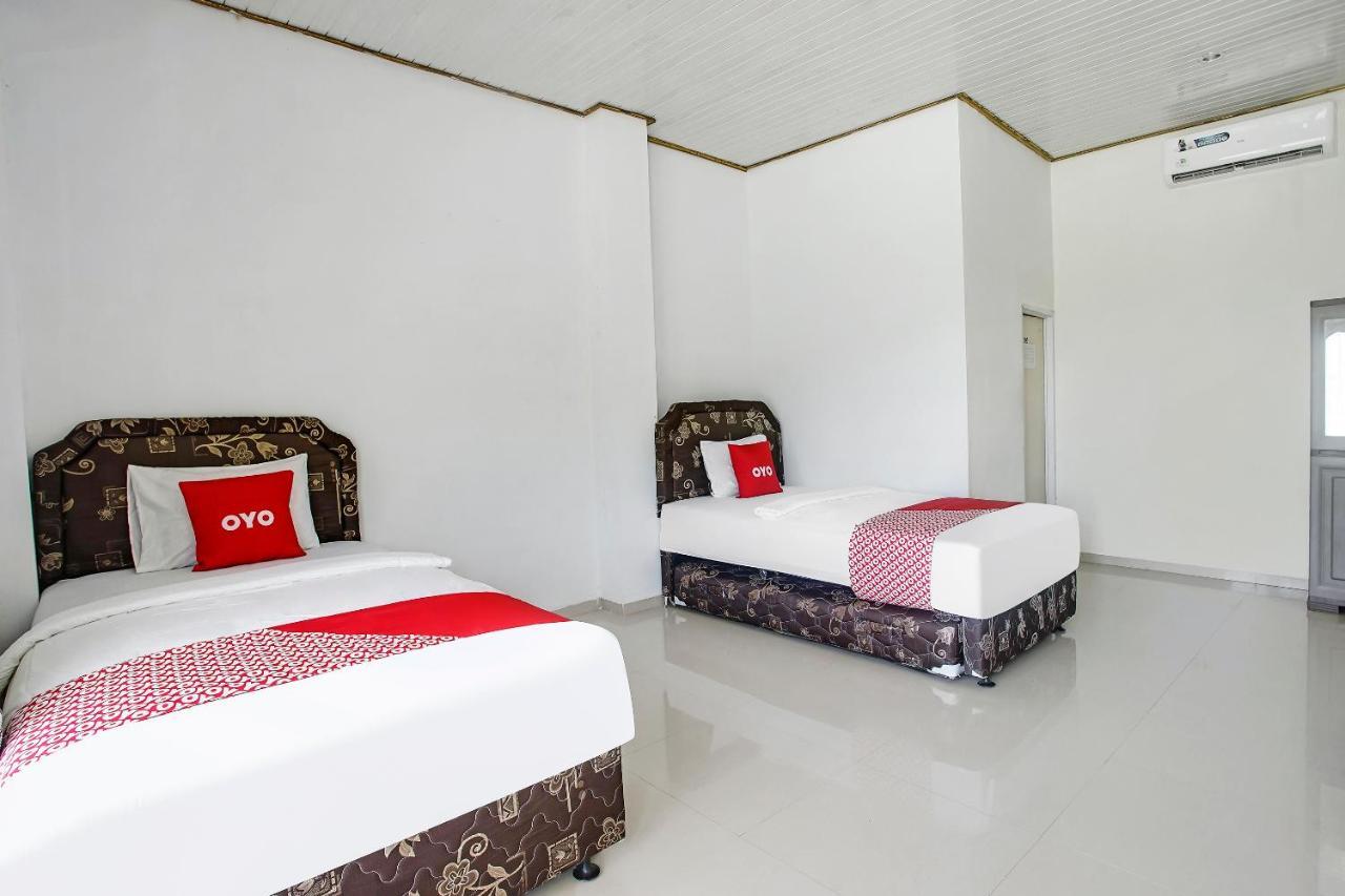 Oyo 2246 Anjung Bang Oking Hotel & Resort Pasarpulaupisang Esterno foto